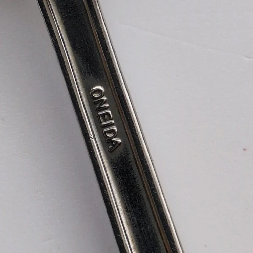 Vtg Oneida LORILEI Teaspoons Small Spoons (2)‎ Stainless Floral Flatware Lorelei